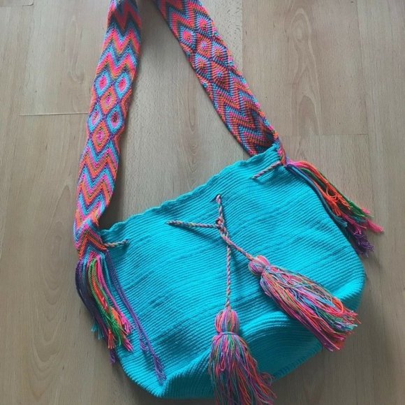 BRAND NEW 100 % AUTHENTIC WAYUU BAG MOCHILA / HANDMADE CROSS BODY BAG - Picture 1 of 2